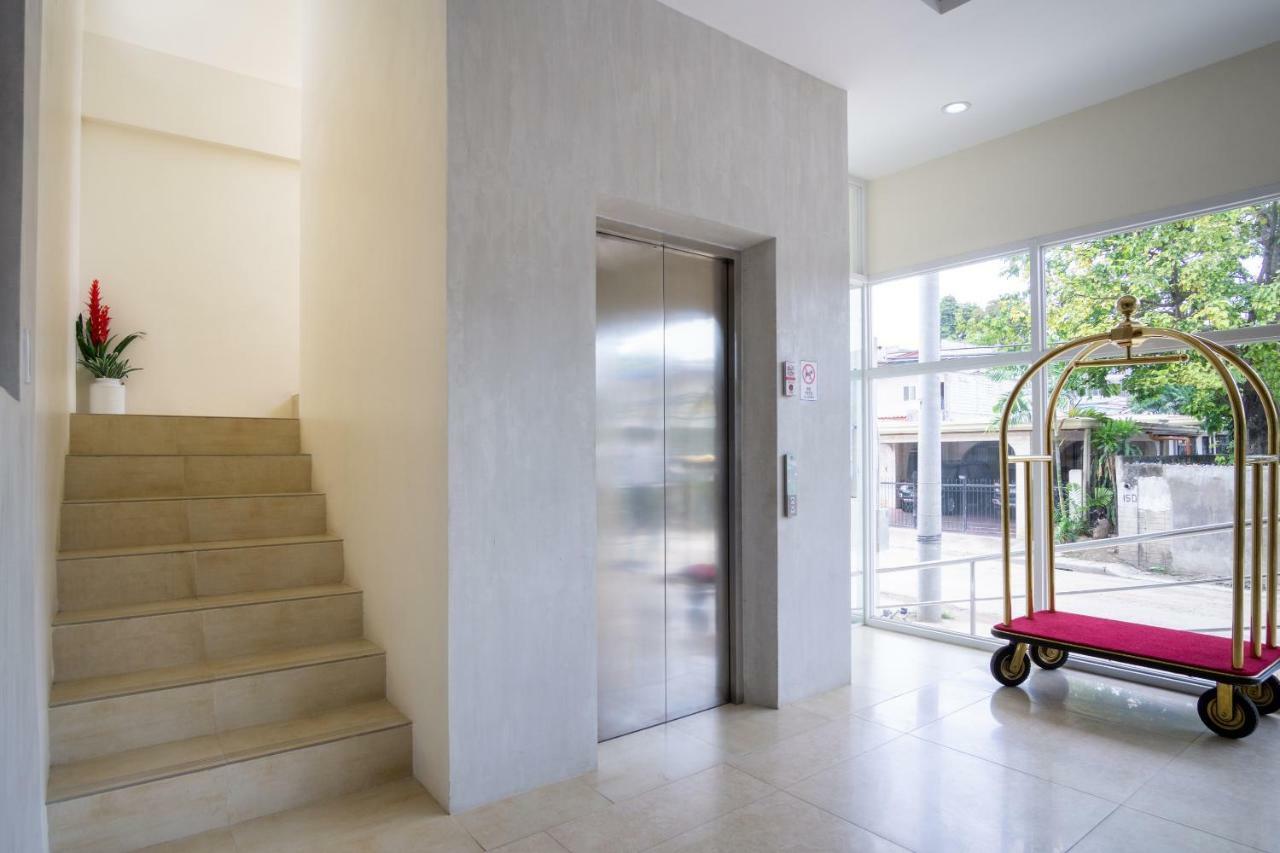 18 Suites Cebu Екстер'єр фото